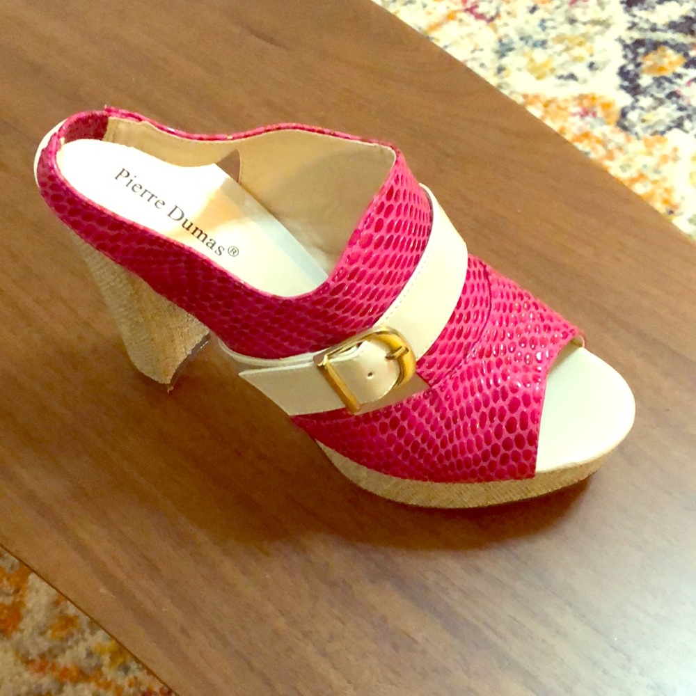 NWOB Pierre Dumas sandals